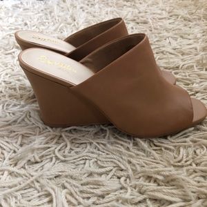 Seychelles Tan Wedges